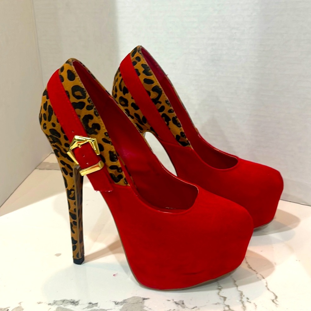 Sexy Animal Platform shoes Stilettos red cheetah print Red. Size 6